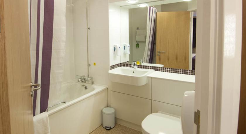 Premier Inn Glasgow East Kilbride - Peel Park الغرفة الصورة