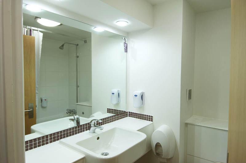Premier Inn Glasgow East Kilbride - Peel Park المظهر الخارجي الصورة